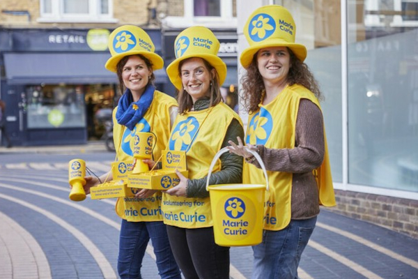 Volunteer with Marie Curie's Great Daffodil Appeal at Richmond station
