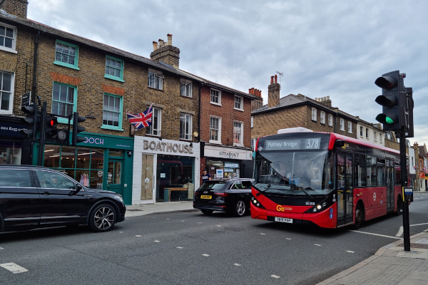 Richmond Council member urges TfL to halt ‘damaging’ Barnes bus changes